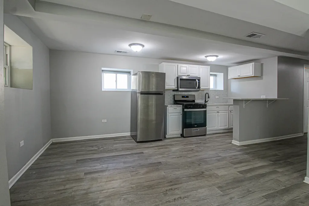 5169 South Michigan Avenue Chicago IL 60615