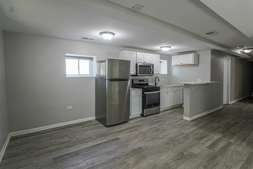 5169 South Michigan Avenue Chicago IL 60615