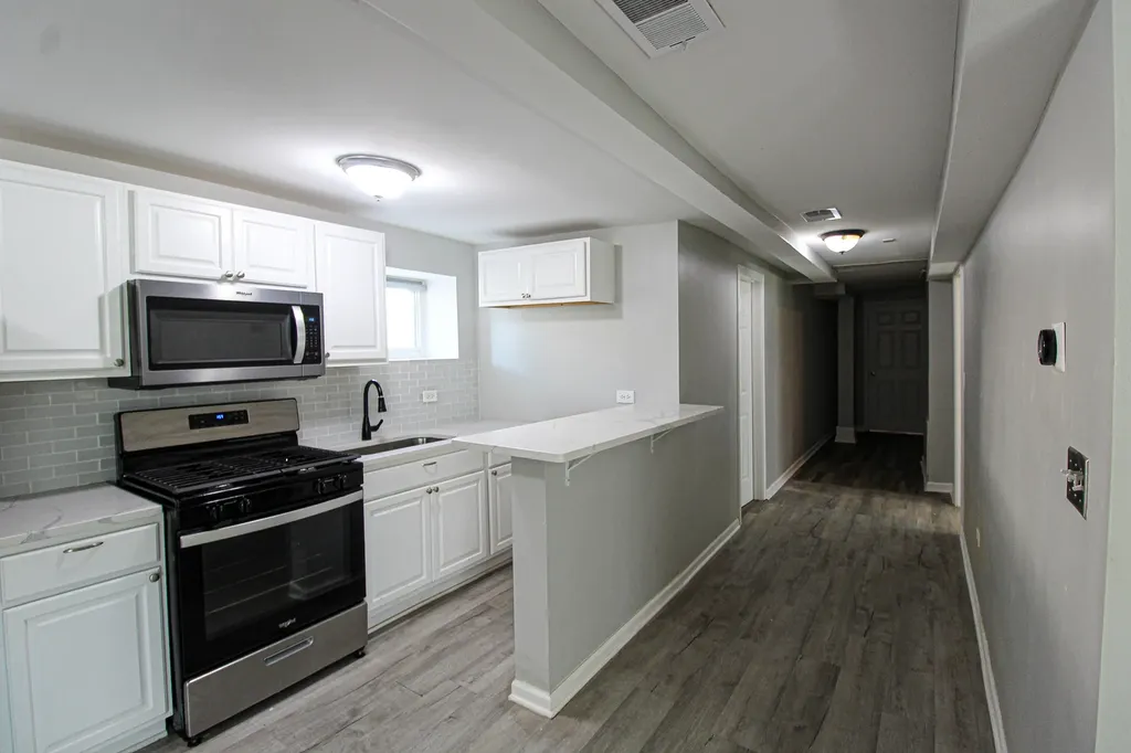 5169 South Michigan Avenue Chicago IL 60615