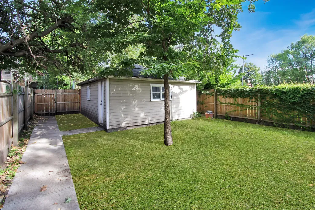 5169 South Michigan Avenue Chicago IL 60615