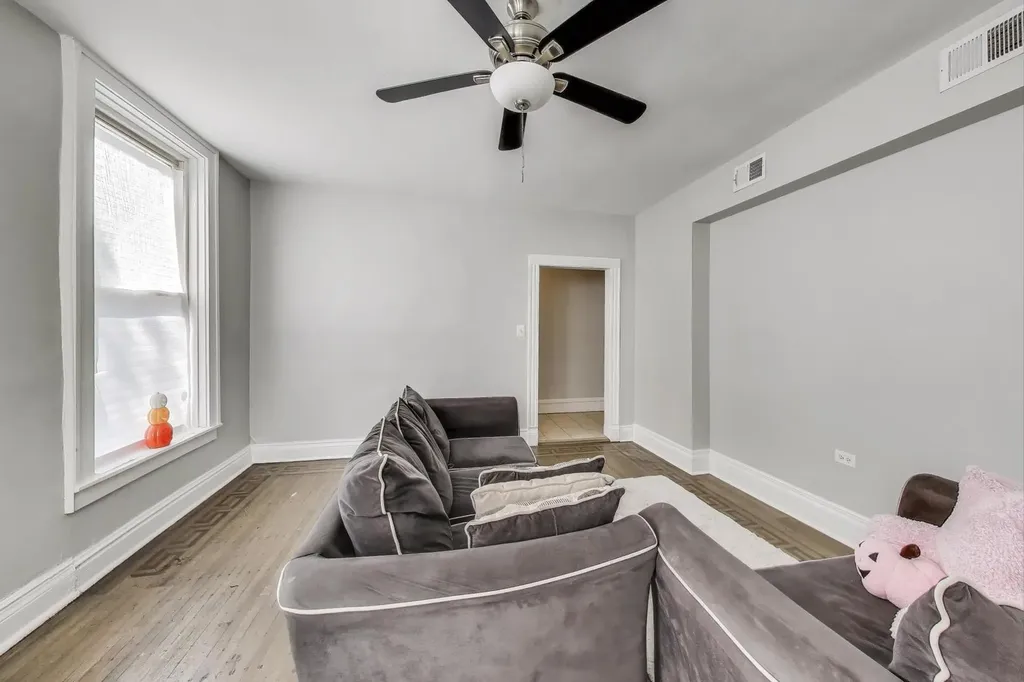 5169 South Michigan Avenue Chicago IL 60615