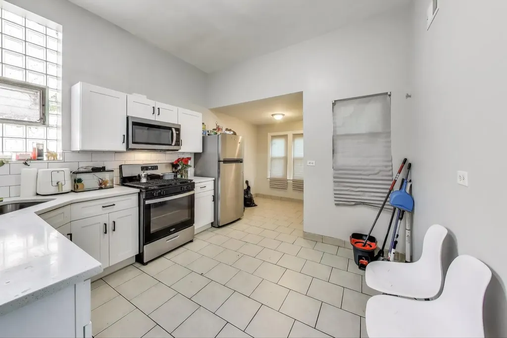 5169 South Michigan Avenue Chicago IL 60615