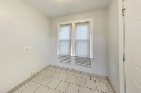 5169 South Michigan Avenue Chicago IL 60615