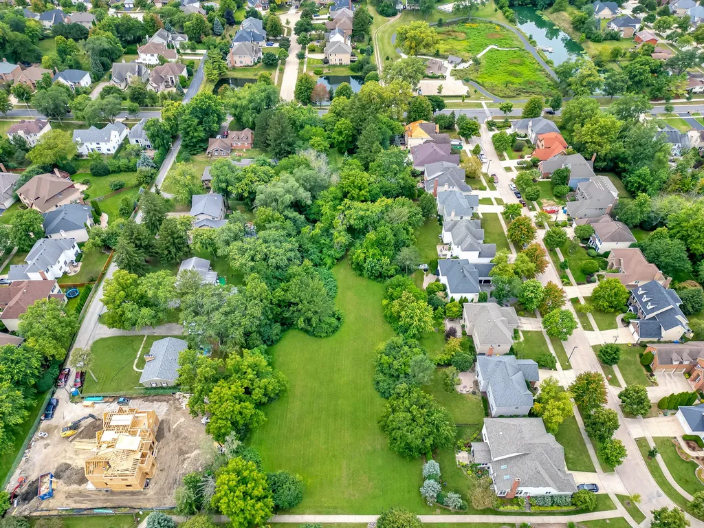 5725 South Wilmette Avenue Westmont IL 60559