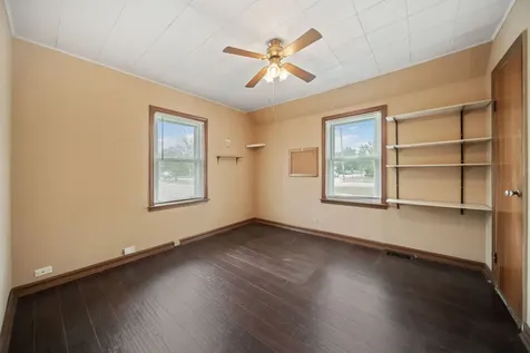 276 East Fullerton Avenue Northlake IL 60164