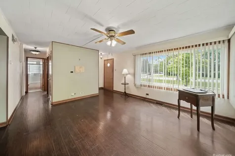 276 East Fullerton Avenue Northlake IL 60164