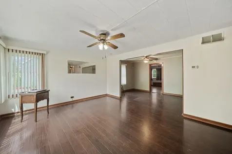 276 East Fullerton Avenue Northlake IL 60164