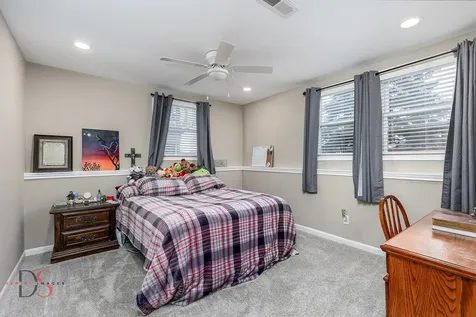 4 Maplewood Lane Ottawa IL 61350