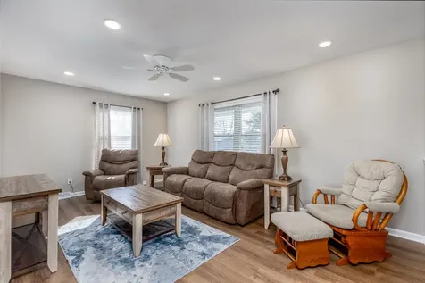 4 Maplewood Lane Ottawa IL 61350