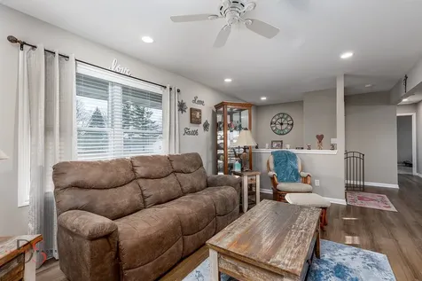 4 Maplewood Lane Ottawa IL 61350