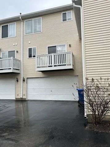 968 South Darla Court Waukegan IL 60085