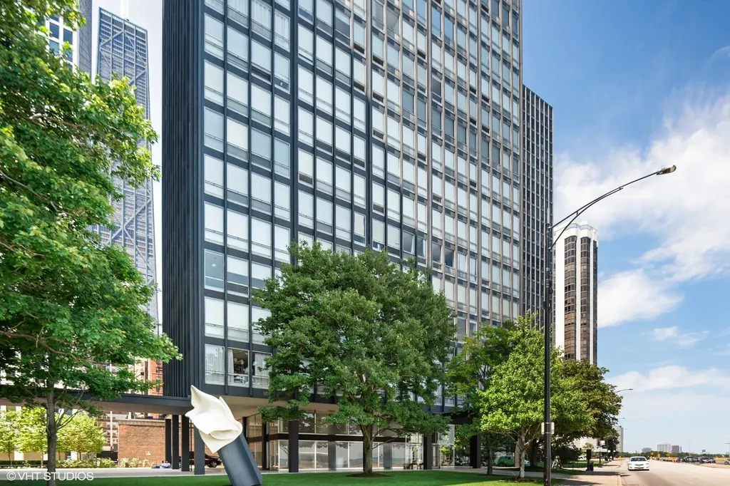 880 North Lake Shore Drive Chicago IL 60611