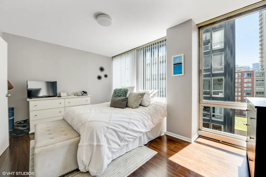 880 North Lake Shore Drive Chicago IL 60611