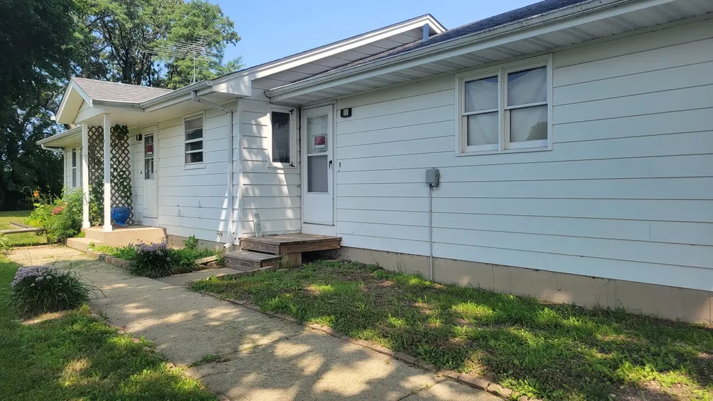 39W340 West Route 20 Highway Elgin IL 60124