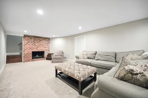 824 Echo Lane Glenview IL 60025