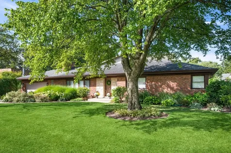 824 Echo Lane Glenview IL 60025
