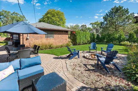 824 Echo Lane Glenview IL 60025