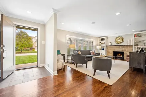 824 Echo Lane Glenview IL 60025