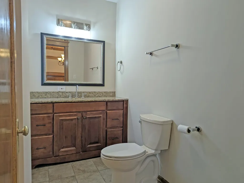 836 East 52nd Street Chicago IL 60615
