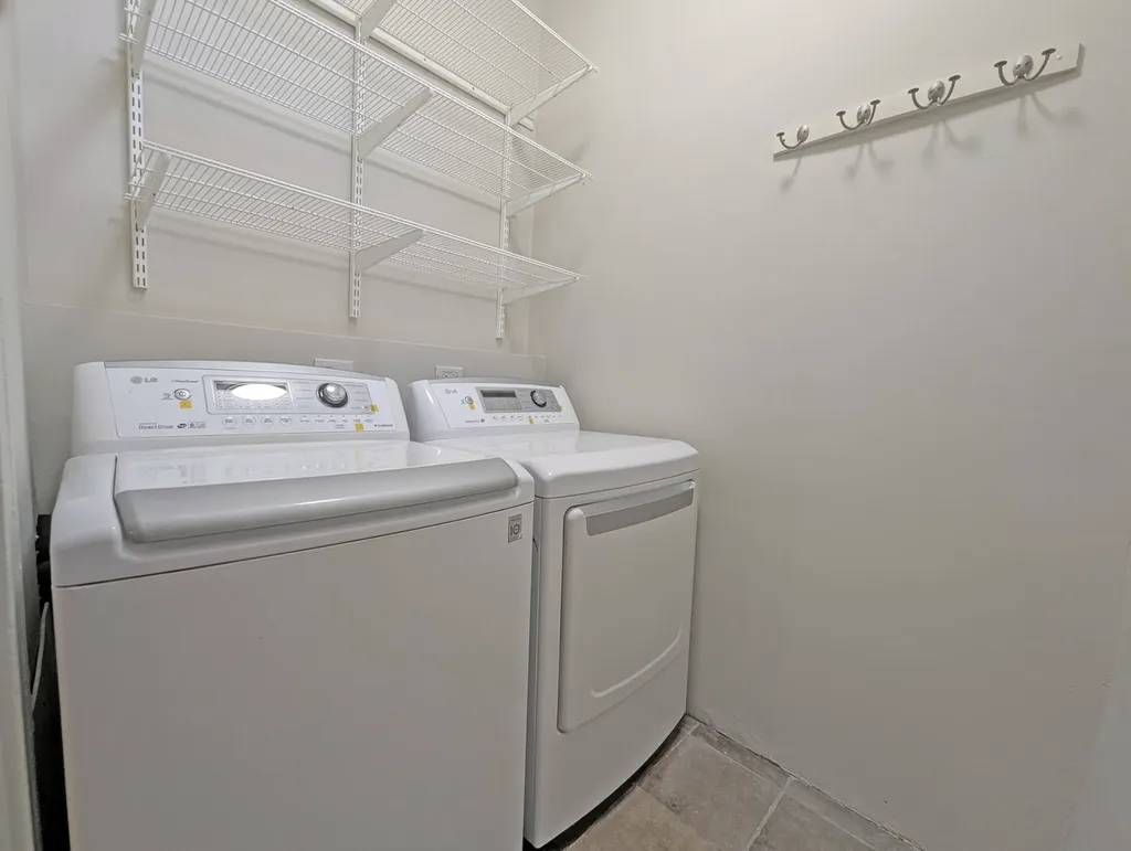 836 East 52nd Street Chicago IL 60615