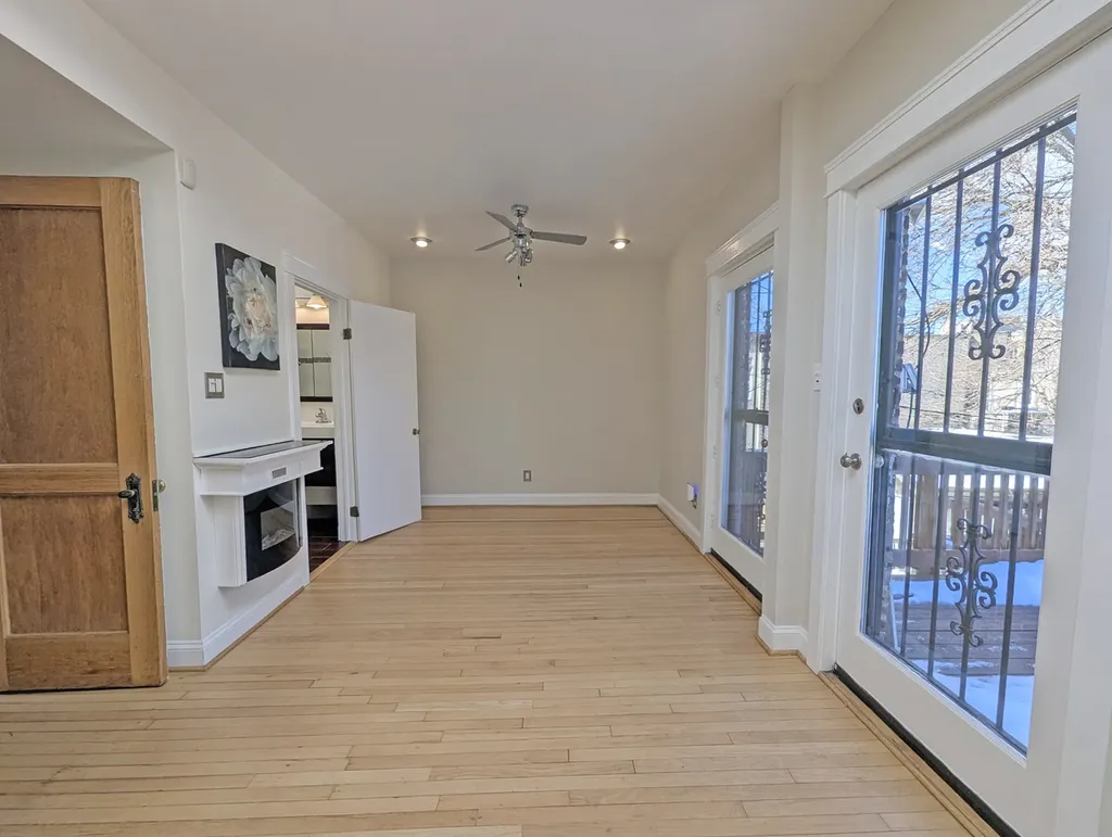 836 East 52nd Street Chicago IL 60615