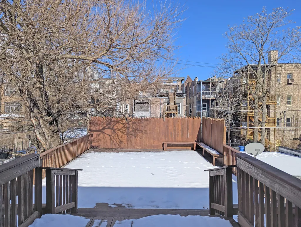 836 East 52nd Street Chicago IL 60615