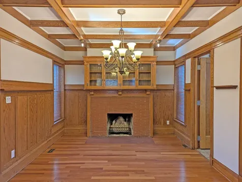 836 East 52nd Street Chicago IL 60615