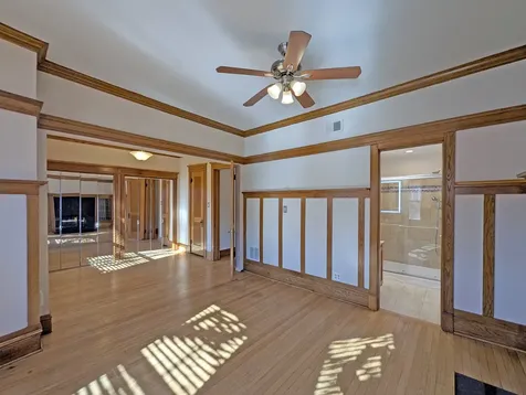 836 East 52nd Street Chicago IL 60615