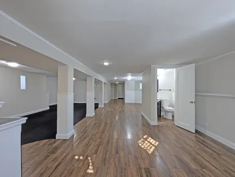 836 East 52nd Street Chicago IL 60615