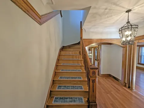 836 East 52nd Street Chicago IL 60615