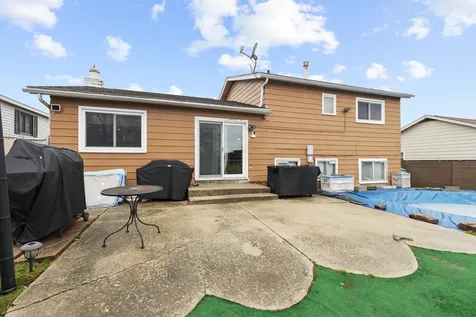 17481 Eastgate Drive Country Club Hills IL 60478