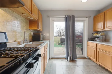 17481 Eastgate Drive Country Club Hills IL 60478