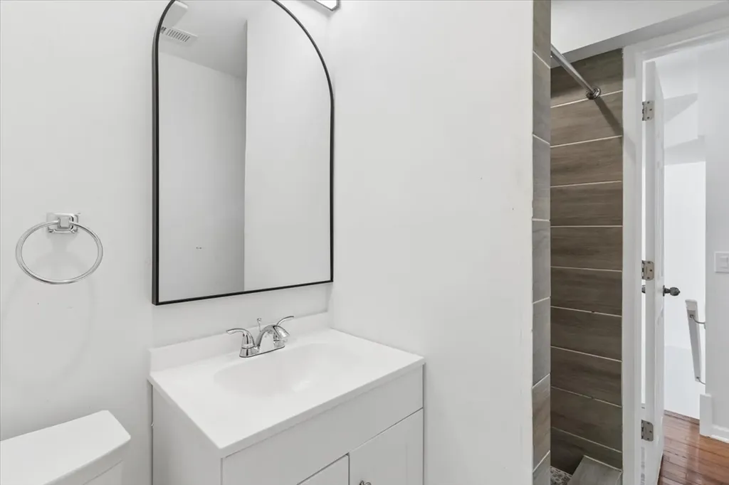 4954 West Byron Street Chicago IL 60641
