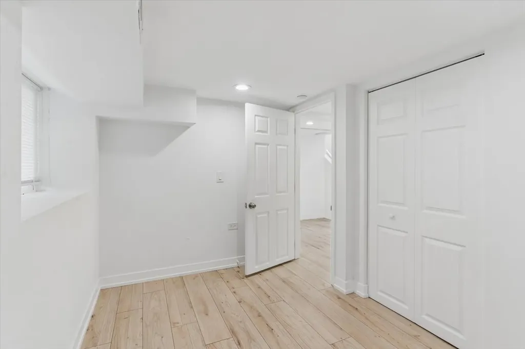 4954 West Byron Street Chicago IL 60641
