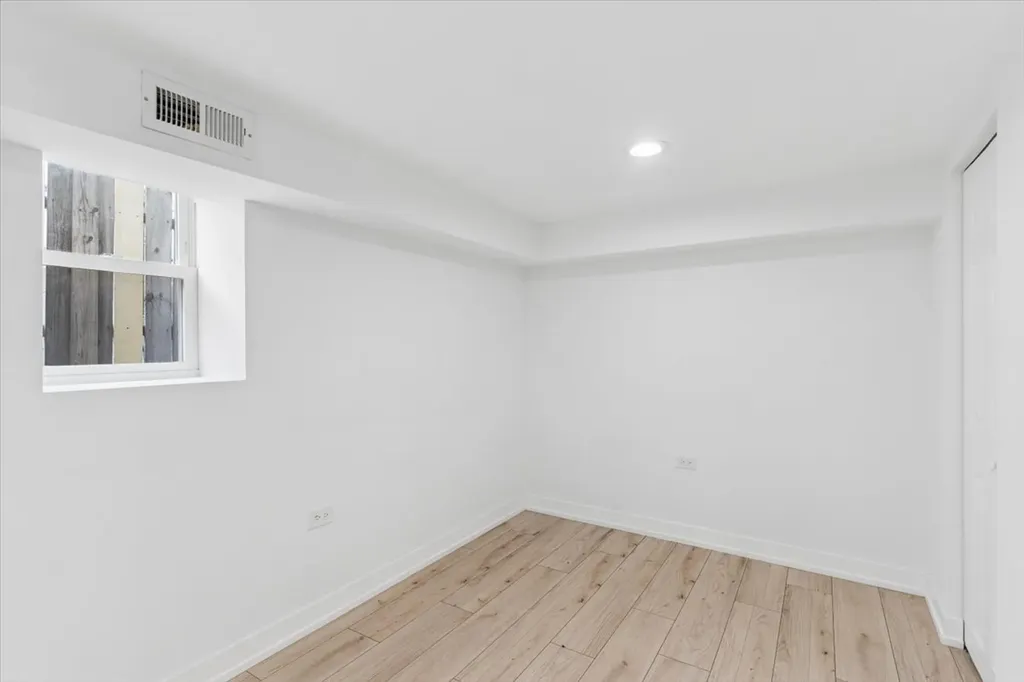 4954 West Byron Street Chicago IL 60641