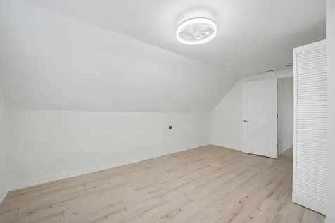4954 West Byron Street Chicago IL 60641