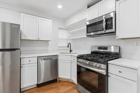 4954 West Byron Street Chicago IL 60641