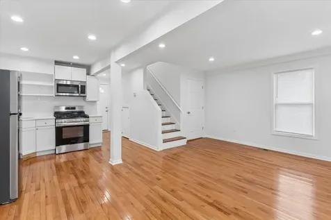 4954 West Byron Street Chicago IL 60641