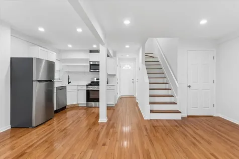 4954 West Byron Street Chicago IL 60641