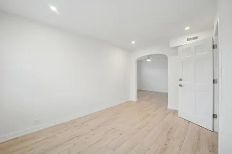 4954 West Byron Street Chicago IL 60641