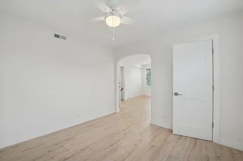 4954 West Byron Street Chicago IL 60641