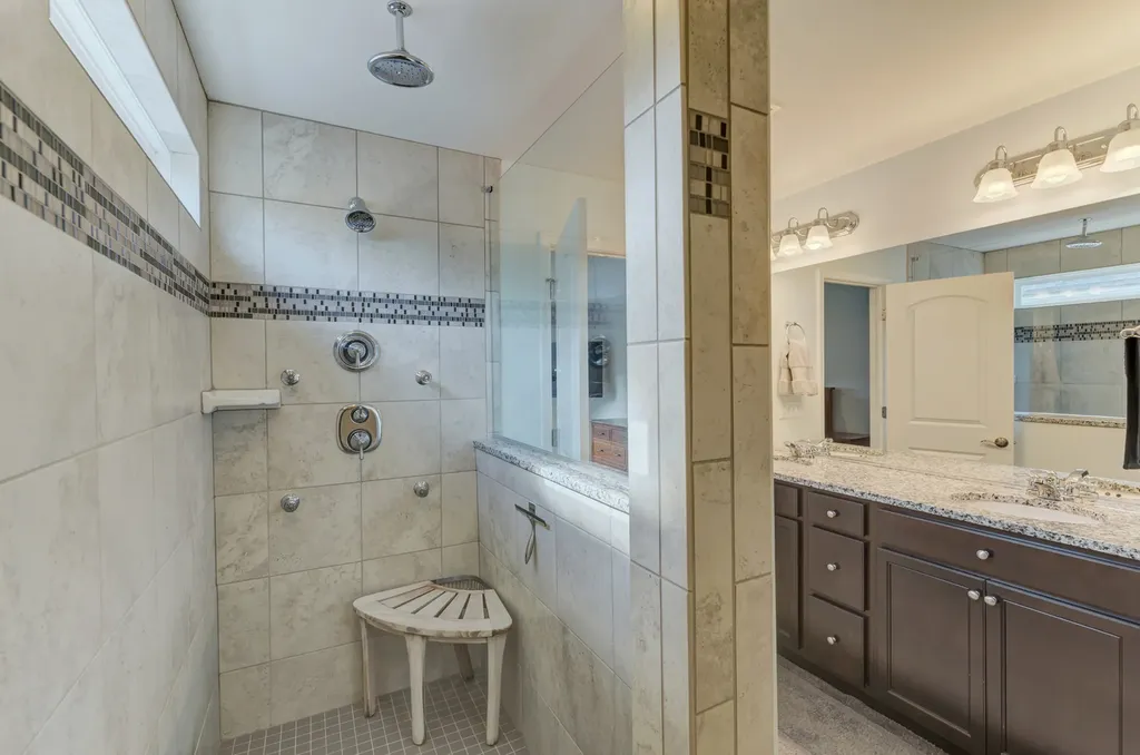 8288 Mulberry Drive Woodridge IL 60517