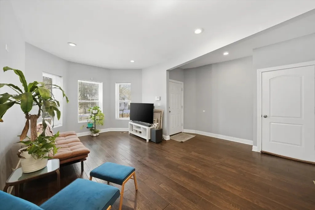 7415 South Langley Avenue Chicago IL 60619