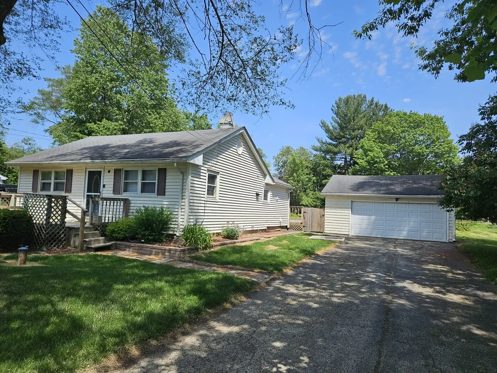 10N827 Hawthorne Street Elgin IL 60123