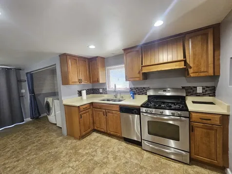 10N827 Hawthorne Street Elgin IL 60123