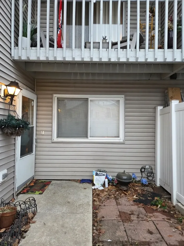 5 East Fernwood Drive Bolingbrook IL 60440