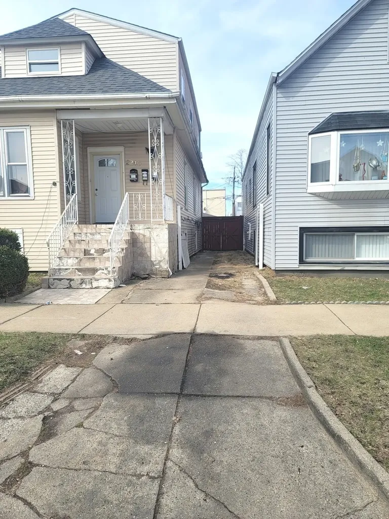 2240 North Monitor Avenue Chicago IL 60639