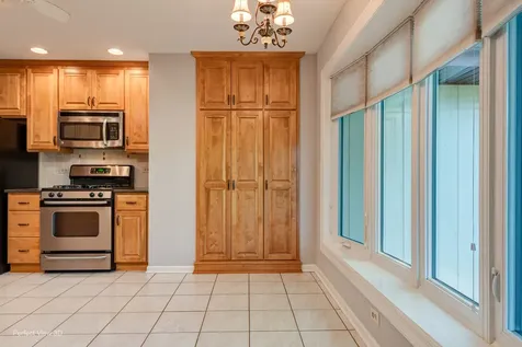 804 Manchester Street Naperville IL 60563
