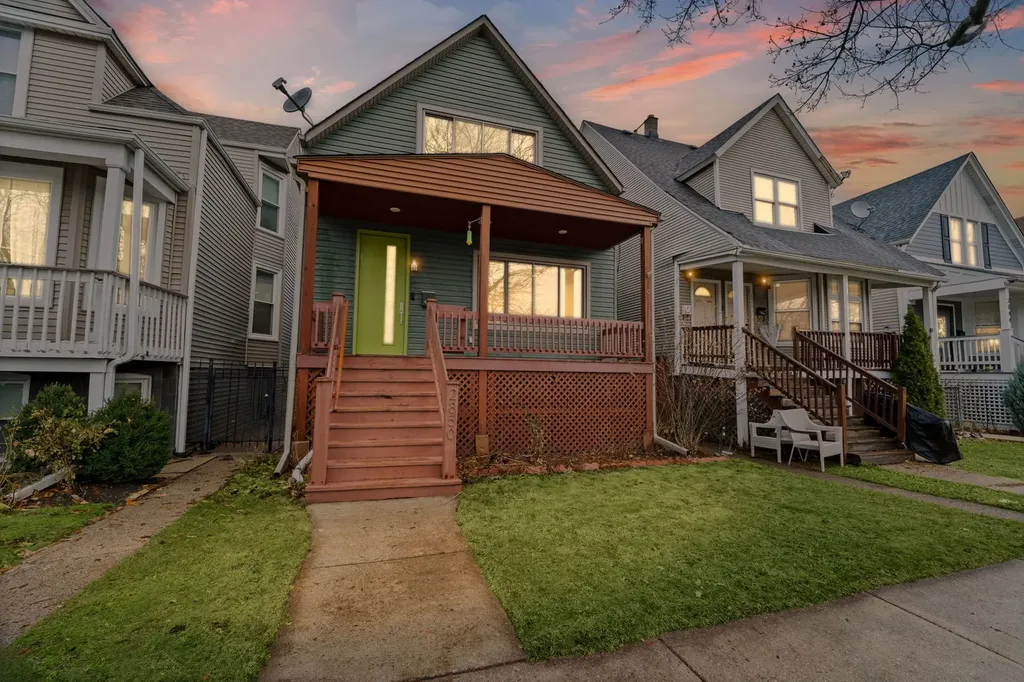 2850 West Henderson Street Chicago IL 60618