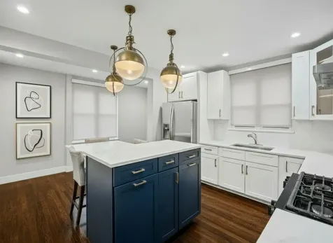 2850 West Henderson Street Chicago IL 60618